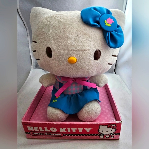 Sanrio Other - Hello Kitty NIB Stuffed toy Garden Collection